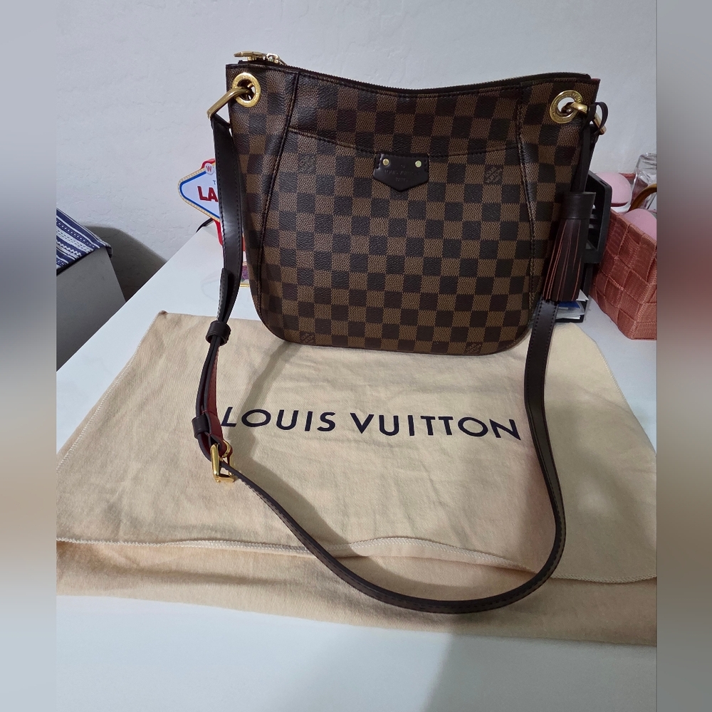 Authentic Louis Vuitton Damier Ebene South Bank Besace Shoulder/Crossbody Bag